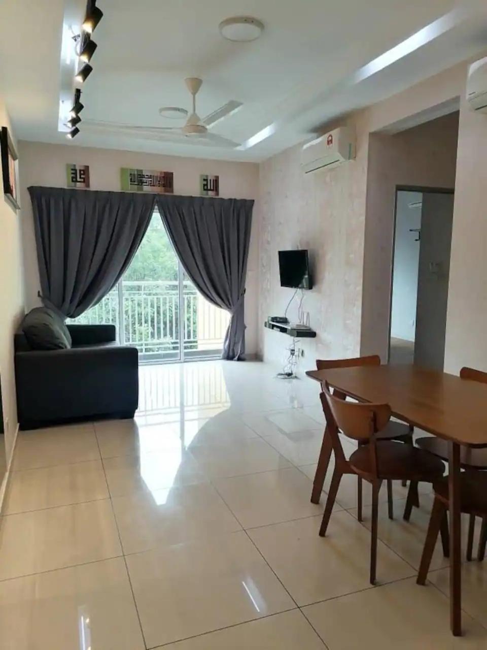 Mesahill Nilai 2 Room Condo - Fast Wifi, Amazing Pool & Tv Ngoại thất bức ảnh