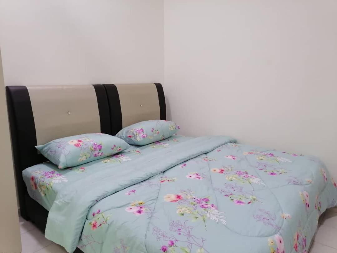 Mesahill Nilai 2 Room Condo - Fast Wifi, Amazing Pool & Tv Ngoại thất bức ảnh